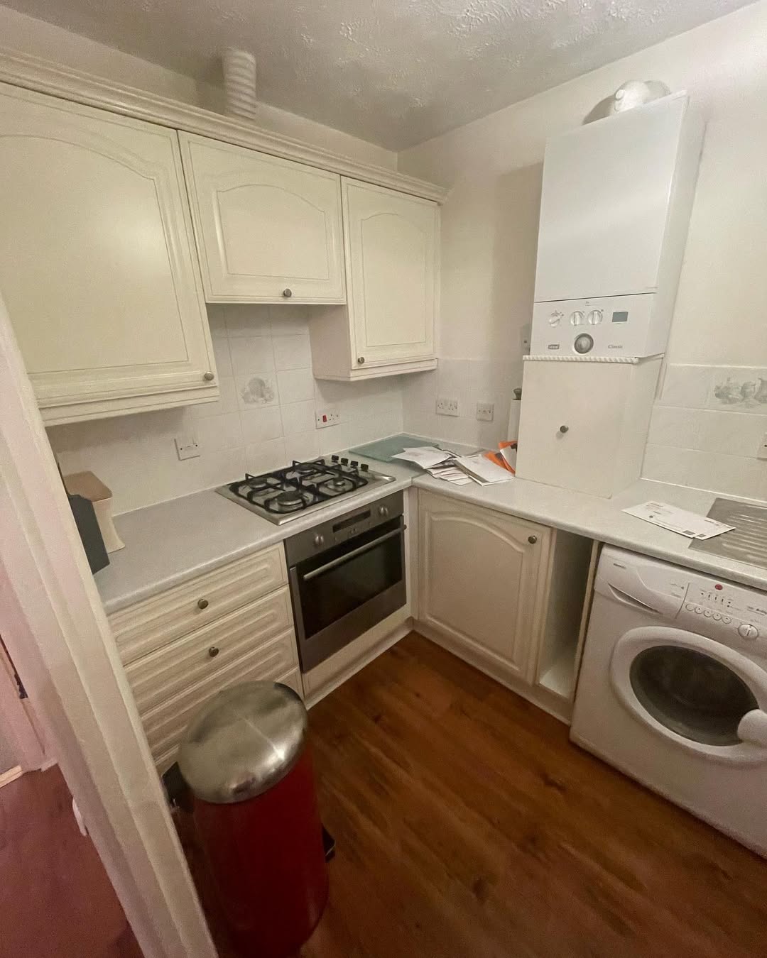 NEW kitchen refit completed in the last few weeks as part of a full flat refurb currently being NEW kitchen refit completed in the last few weeks as part of a full flat refurb currently being