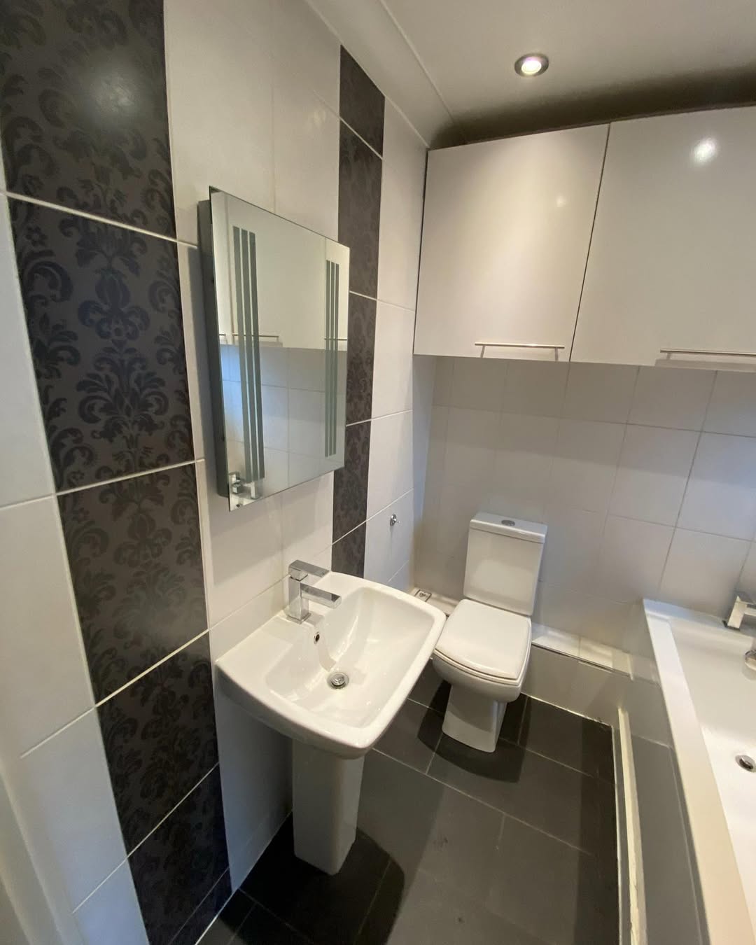 🔥💧Welling Bathroom Refurb💧🔥⬅️Swipe Left for more pictures🔚◻️Bathroom Refurbishment◻️◻️First (8) 🔥💧Welling Bathroom Refurb💧🔥⬅️Swipe Left for more pictures🔚◻️Bathroom Refurbishment◻️◻️First (8)