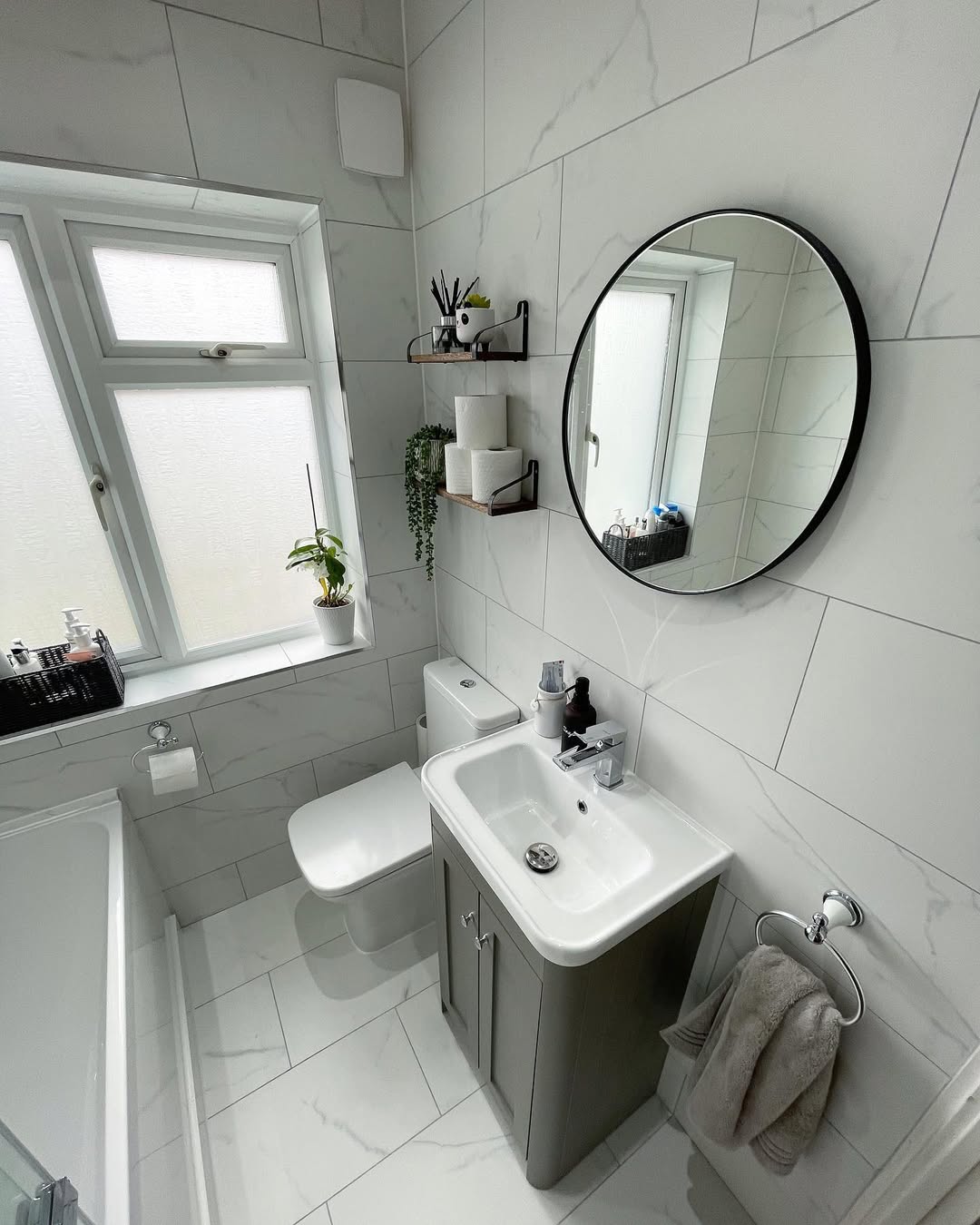 🔥💧Welling Bathroom Refurb💧🔥⬅️Swipe Left for more pictures🔚◻️Beautiful Bathroom Refurbishmen (2)